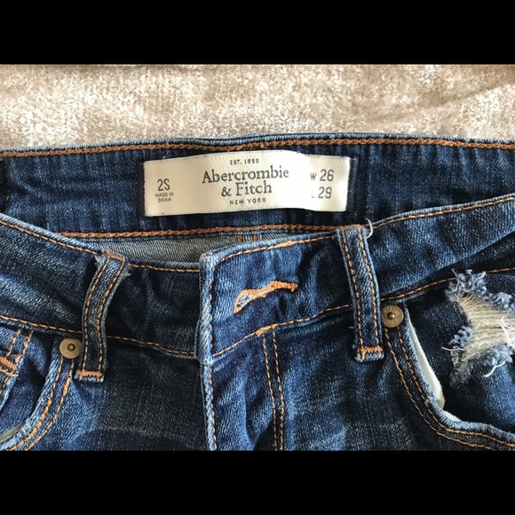 Abercrombie and Fitch distressed skinny jeans - Picture 4 of 7